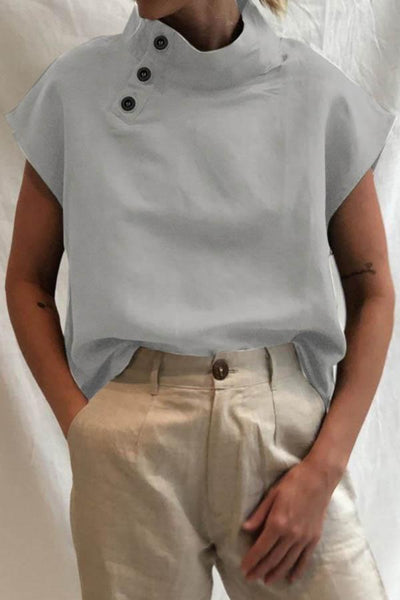 Lowella – Bluse mit hohem Kragen und Knöpfen 