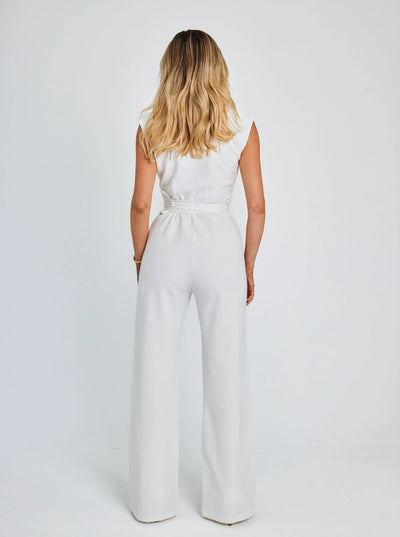 YVANA – ÄRMELLOSES JUMPSUIT-DESIGN 