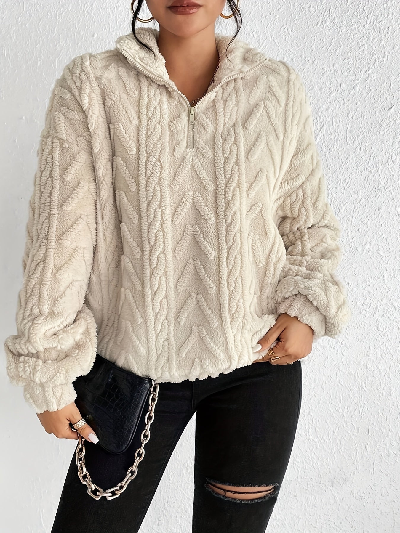 Aila – Flauschiger Pullover mit Reißverschluss 
