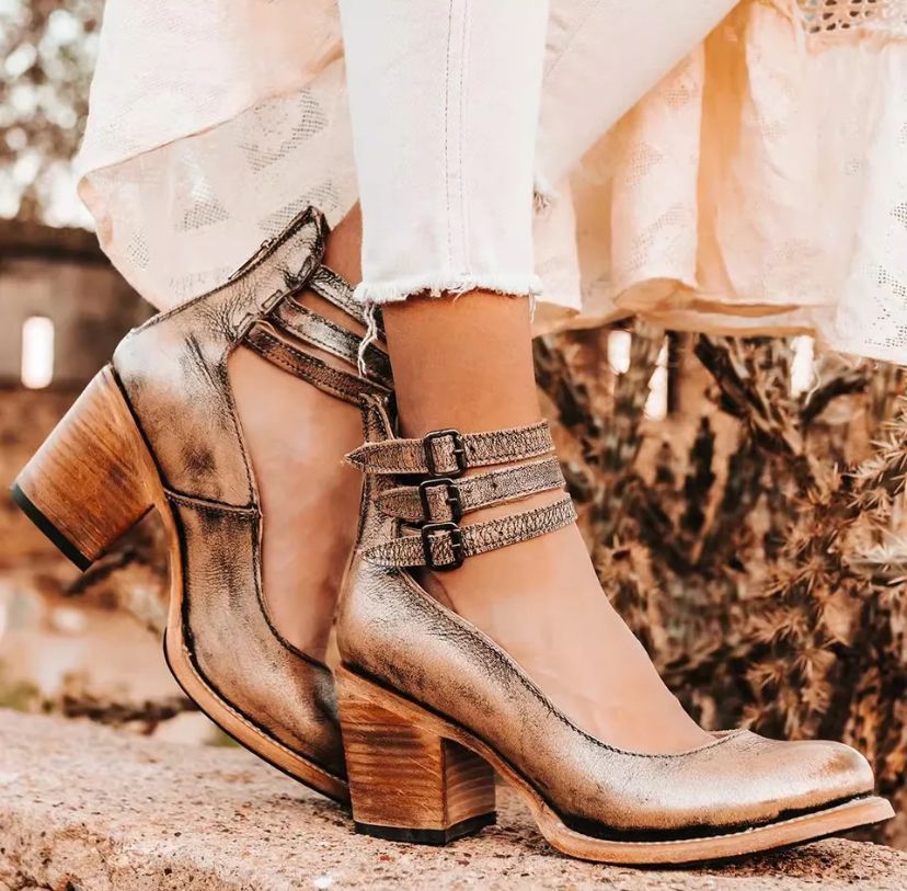 Zeitlose Vintage-Lederpumps 