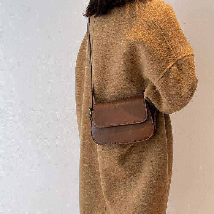 Priscilla - Schulterhandtasche aus veganem Leder 