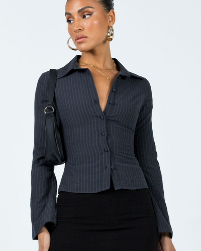 Carina – Langarmshirt mit Streifenkragen 