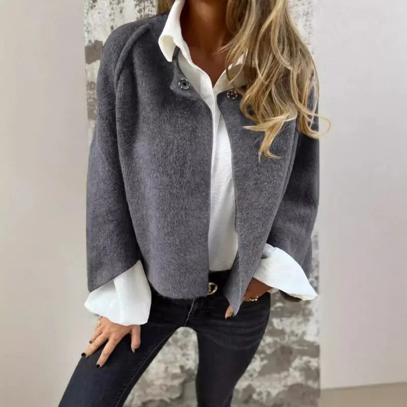 Amalia – Langärmlige Wollstrickjacke mit Rundhalsausschnitt
