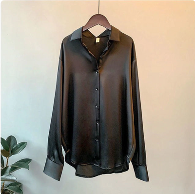 Olivia – Langärmlige Luxus-Satinbluse 