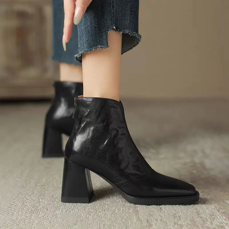 Aphixta Plüsch-Stiefeletten aus Leder