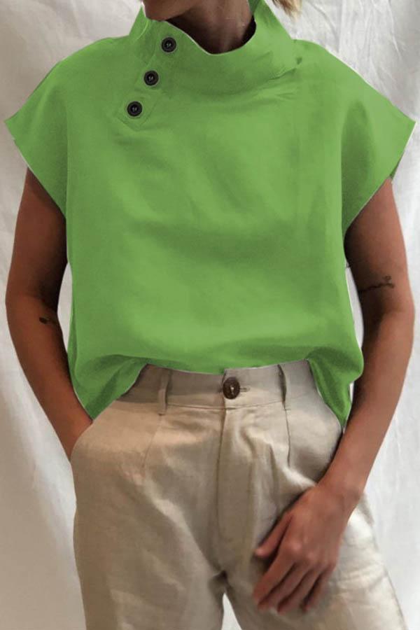 Lowella – Bluse mit hohem Kragen und Knöpfen 