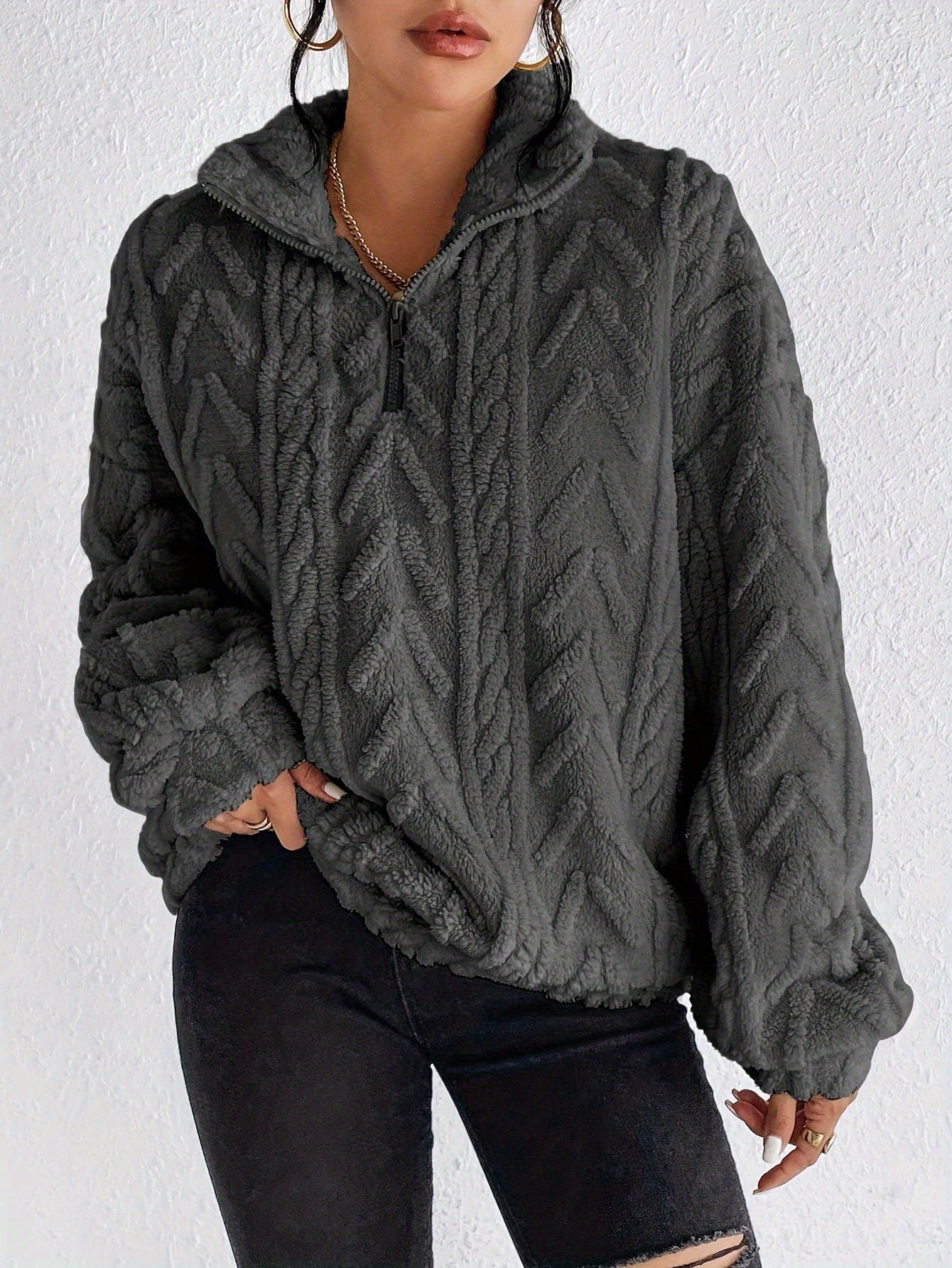 Aila – Flauschiger Pullover mit Reißverschluss 