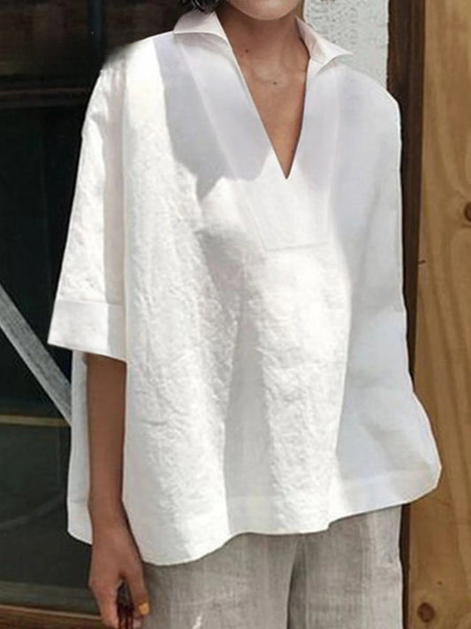 Verena - Ensfarvet V-Hals wird mit kleinen Ärmeln getragen