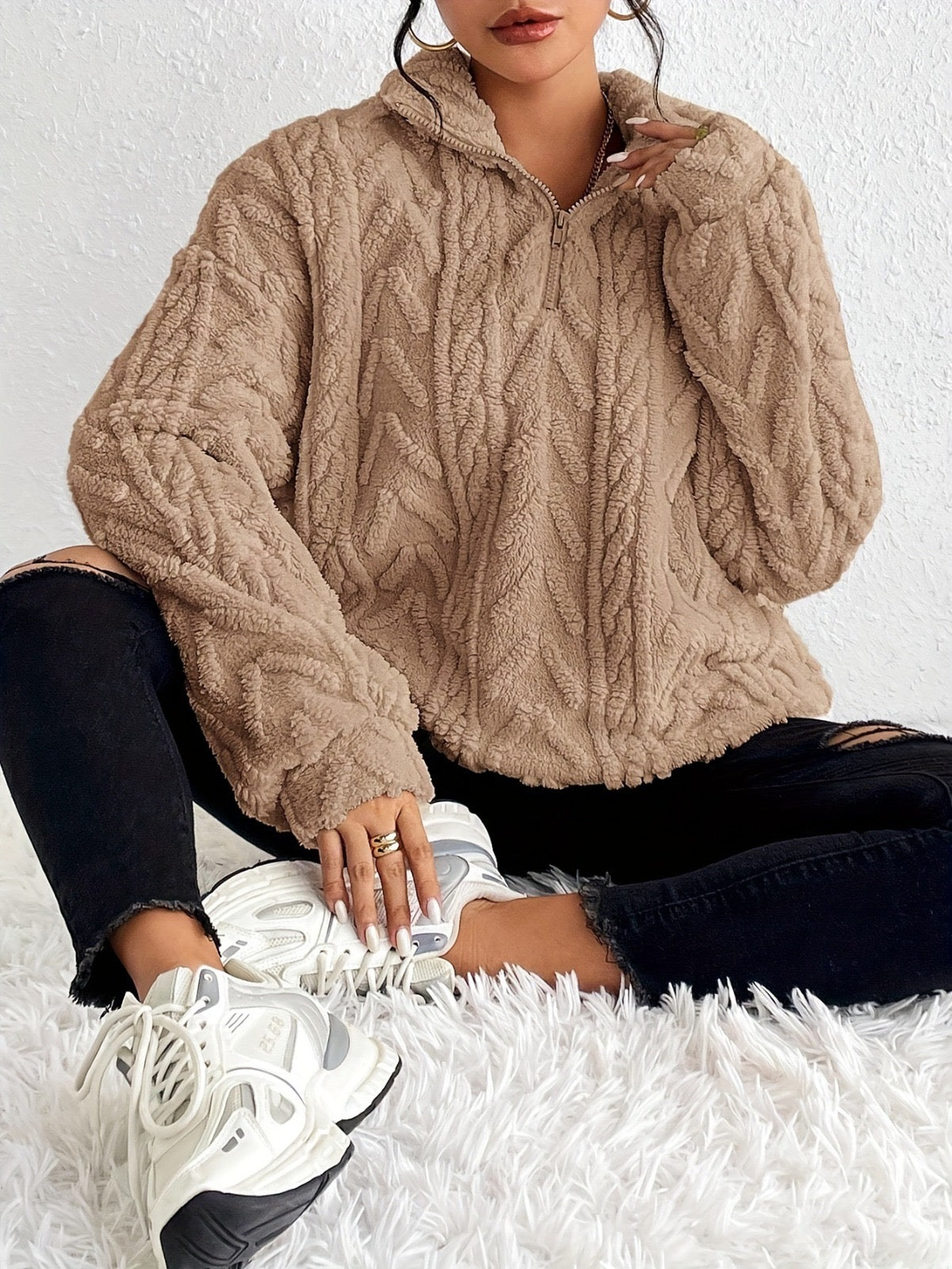 Aila – Flauschiger Pullover mit Reißverschluss 