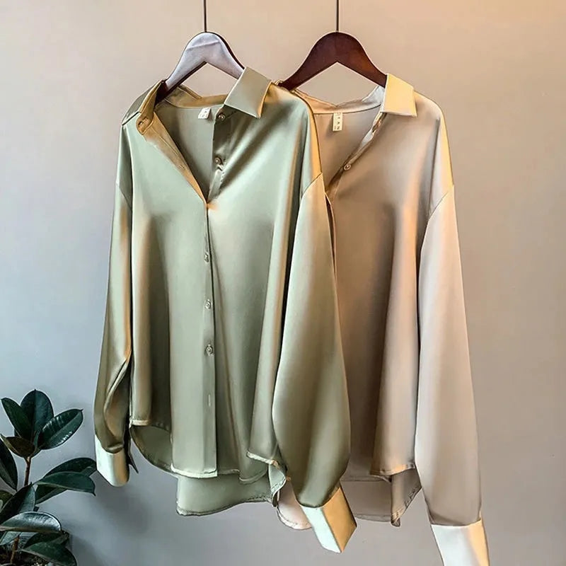 Olivia – Langärmlige Luxus-Satinbluse 