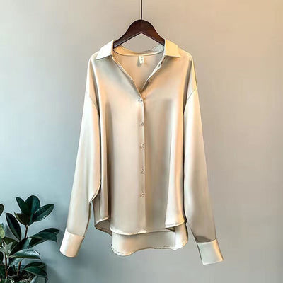 Olivia – Langärmlige Luxus-Satinbluse 